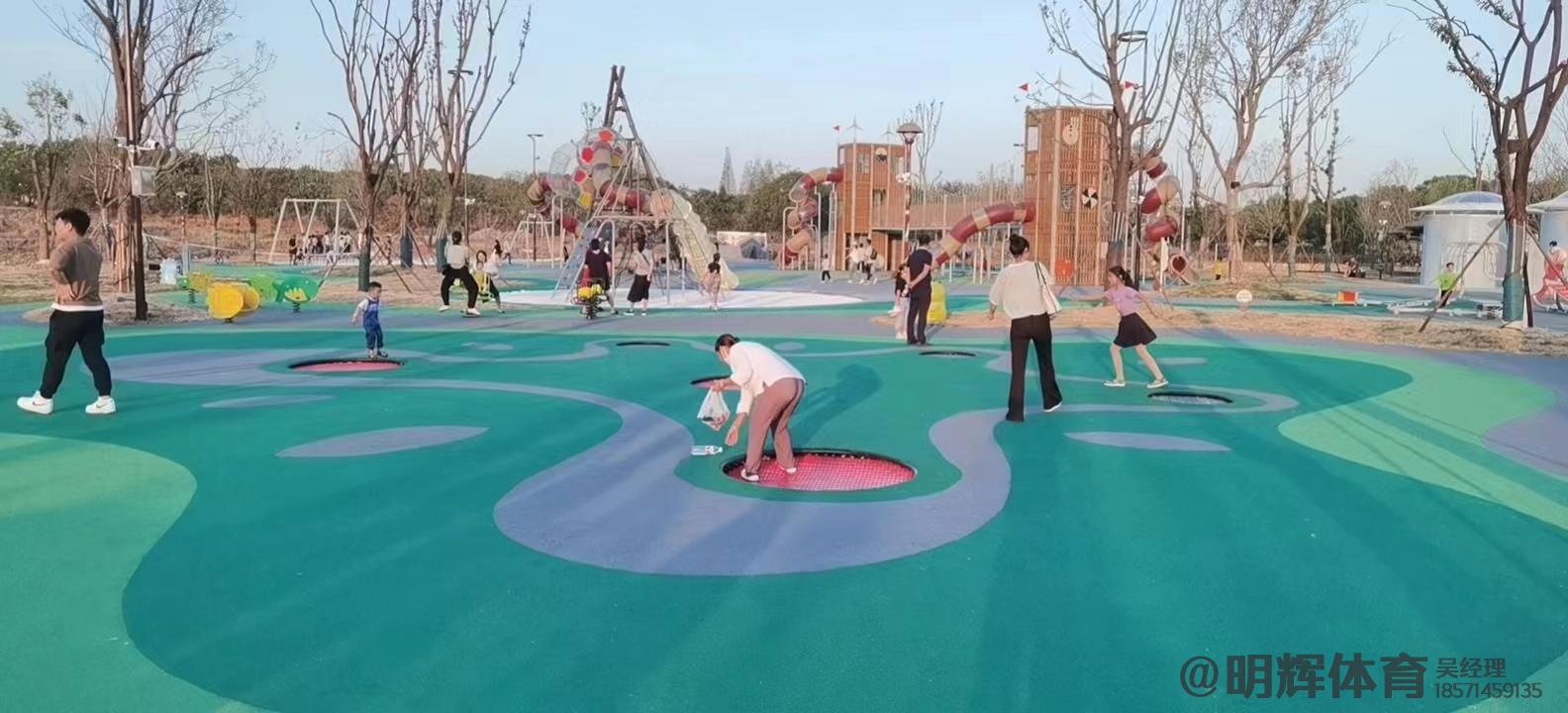 甘南公园跑道是用什么材料做成的
